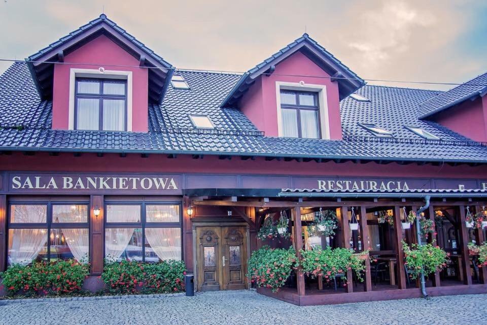 Róża Hotel Kamieniec Wroclawski